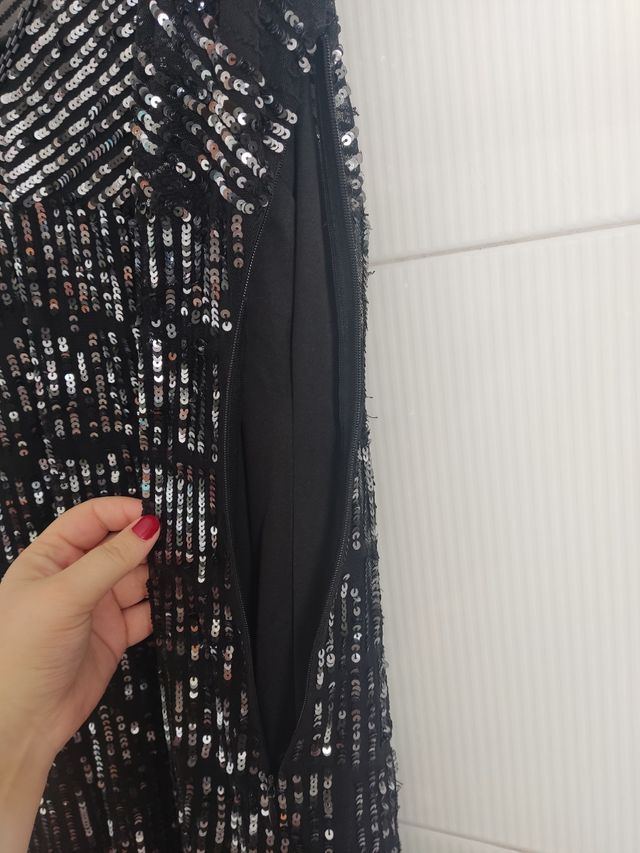 Vestido de fiesta de lentejuelas.