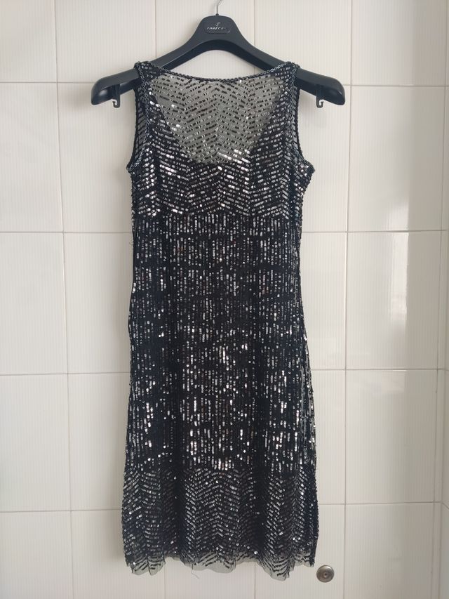 Vestido de fiesta de lentejuelas.