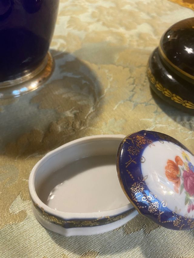 Tris di Oggetti in blu 