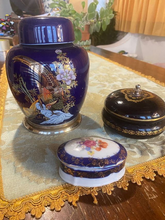 Tris di Oggetti in blu 