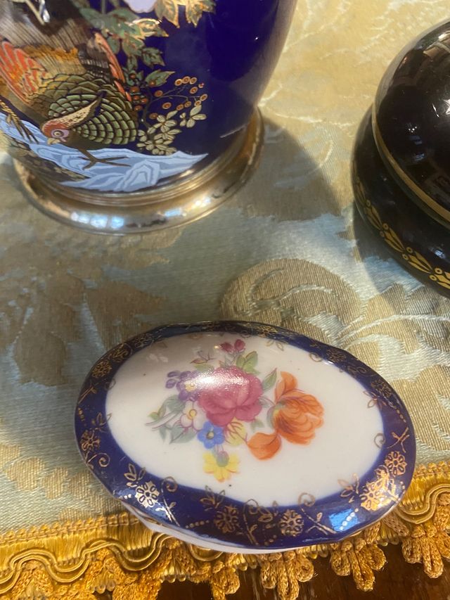 Tris di Oggetti in blu 