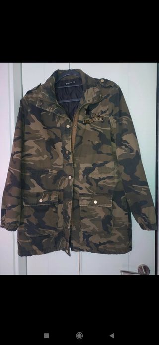 Cazadora Stradivarius militar talla M, usada un pa