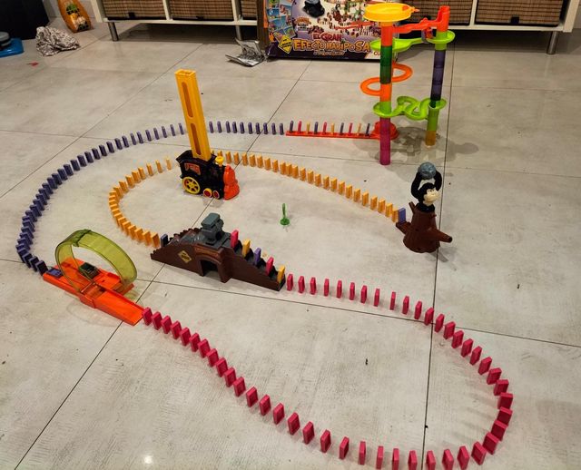 Juego fichas dominó efecto mariposa  El Hormiguero