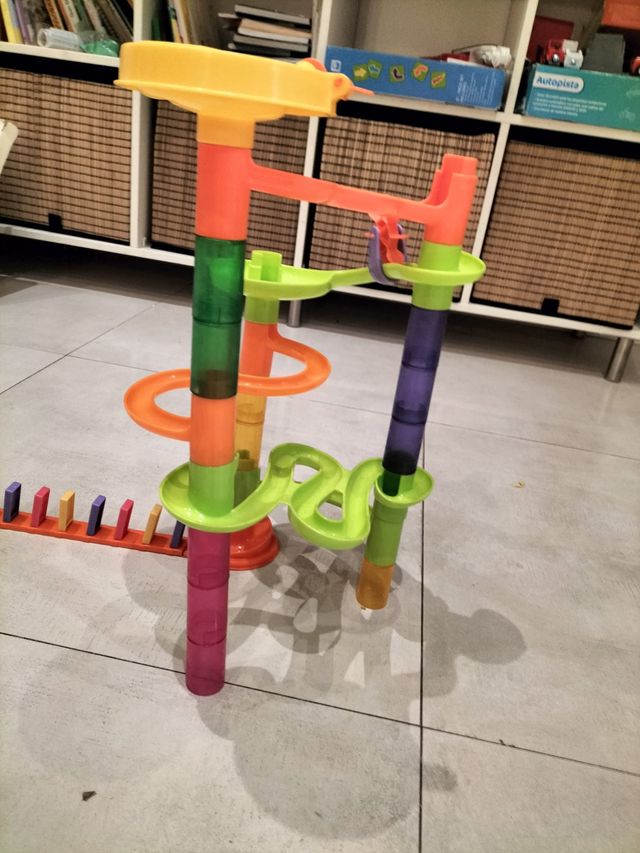 Juego fichas dominó efecto mariposa  El Hormiguero