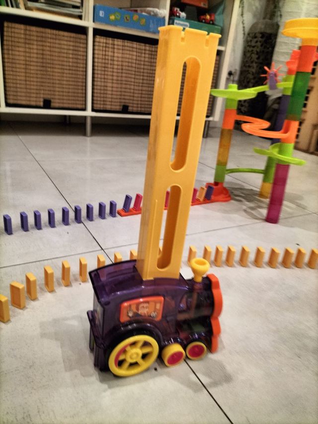 Juego fichas dominó efecto mariposa  El Hormiguero