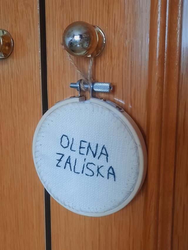 Ramo de glicina bordado