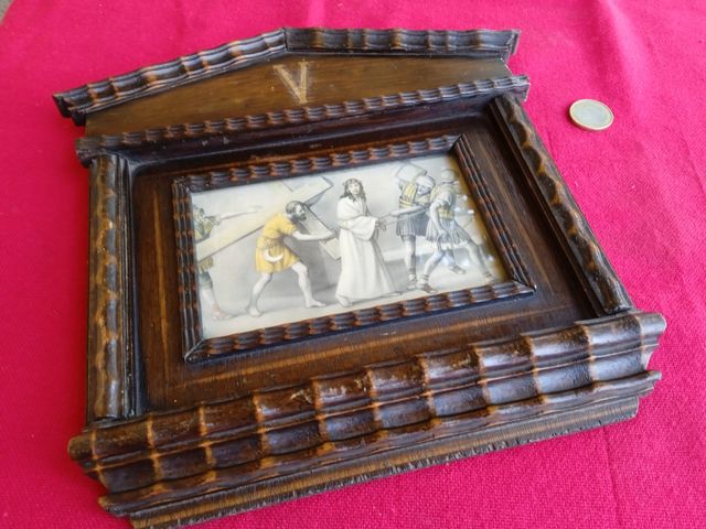 Antiguo marco de la quinta estación de penitencia