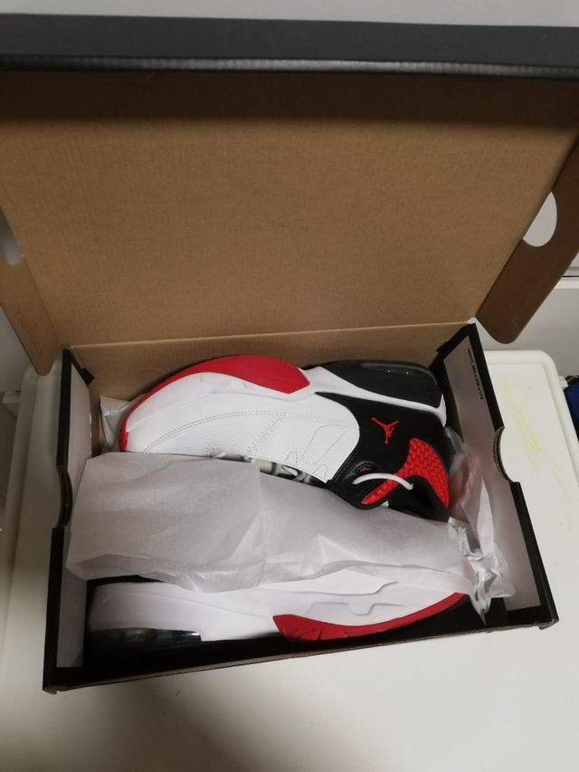 Air Jordan Max Aura 3