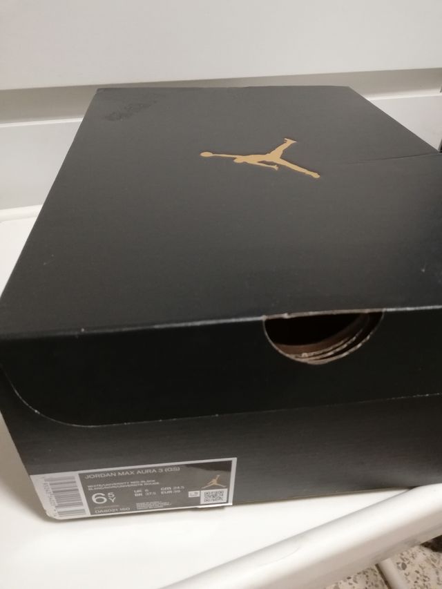 Air Jordan Max Aura 3