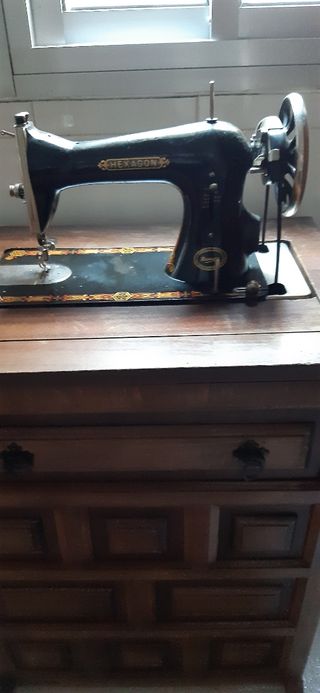 máquina de coser antigua