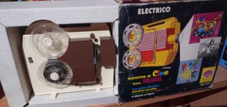 Antiguo proyector de cine para niños