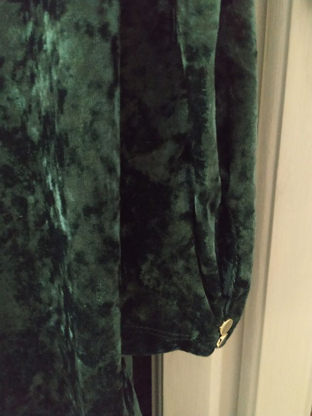 Vestido velour verde Cortefiel