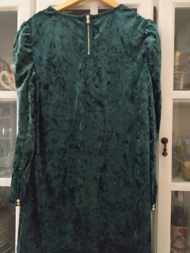 Vestido velour verde Cortefiel