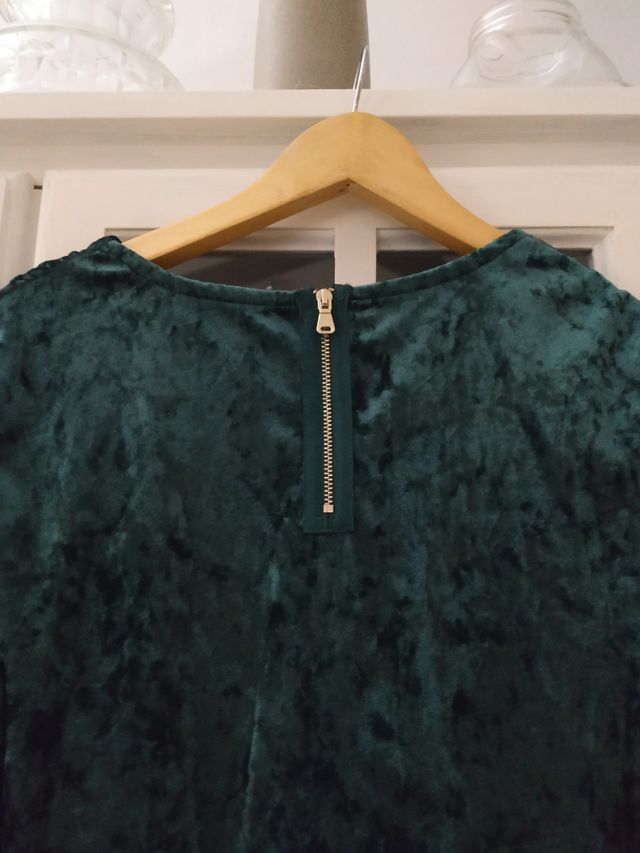 Vestido velour verde Cortefiel