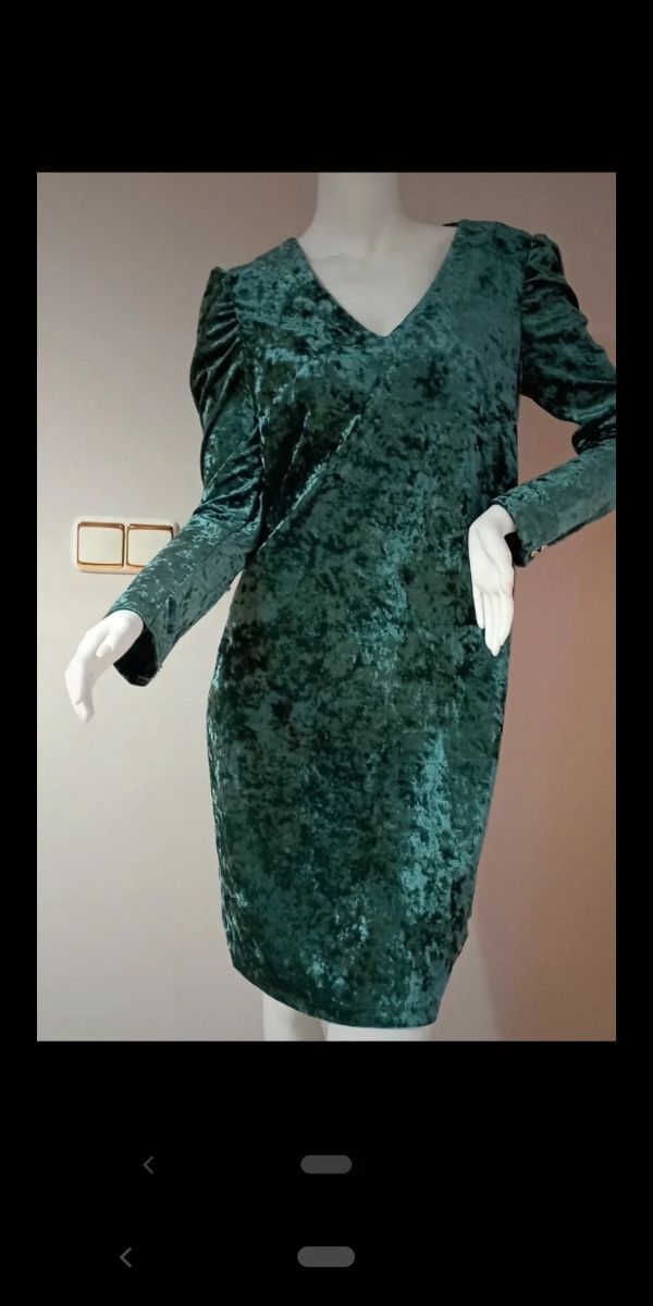 Vestido velour verde Cortefiel