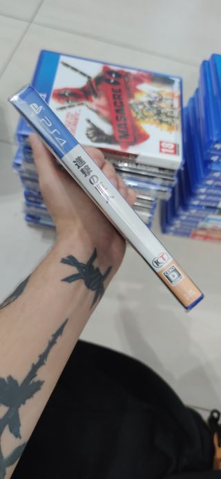 ATTACK ON TITAN A.O.T VERSION JAPO Ps4