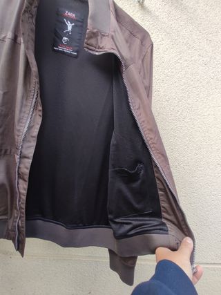 Cazadora de hombre de Zara talla XL 