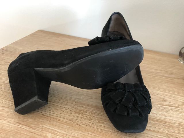 Zapatos de ante negro