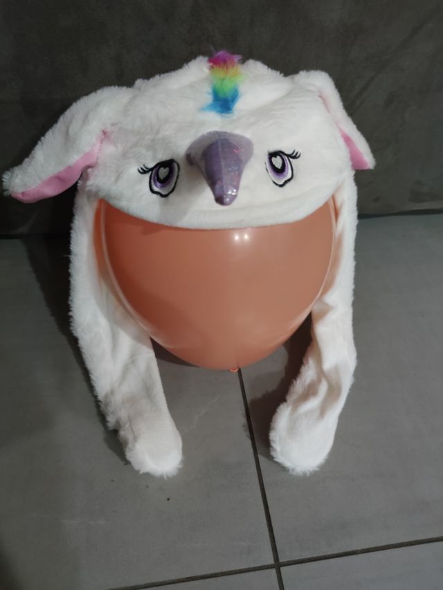 cappello unicorno che muove orecchie