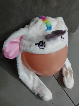 cappello unicorno che muove orecchie