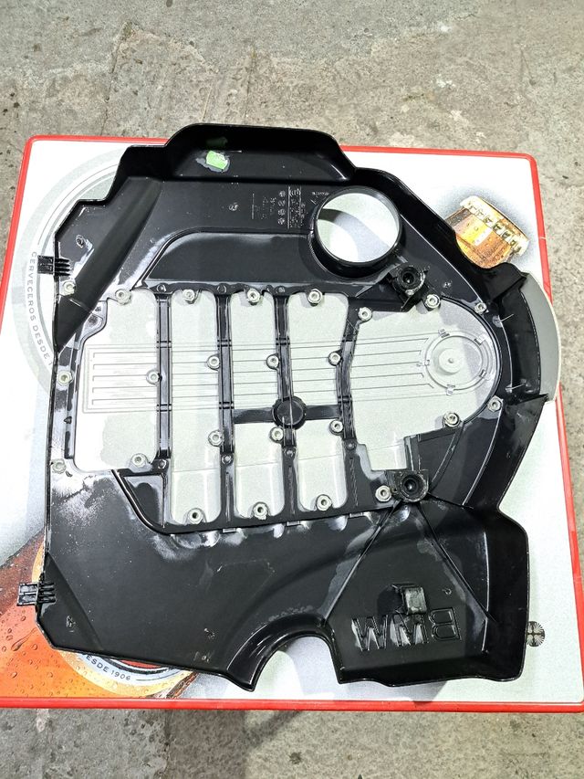 Tapa motor bmw