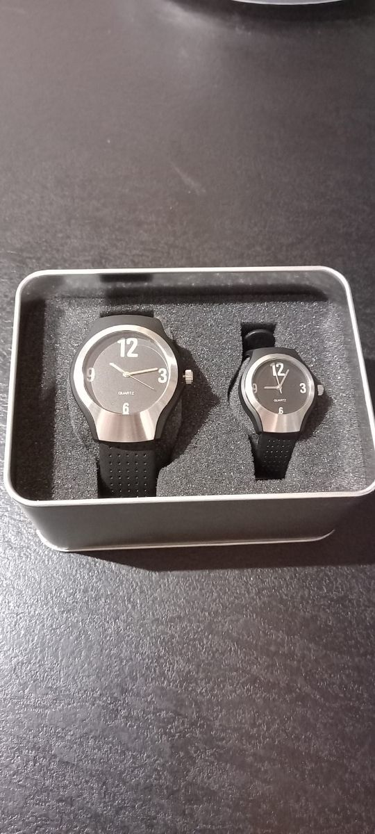 pareja de relojes