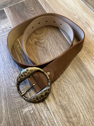 Cintura color cammello in pelle taglia 85