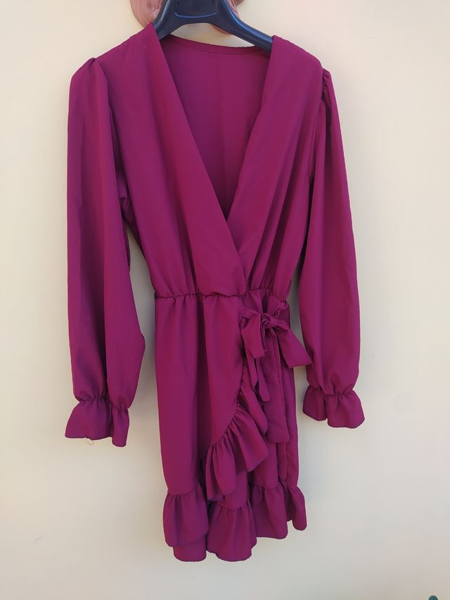 Abito corto con fiocco in vita