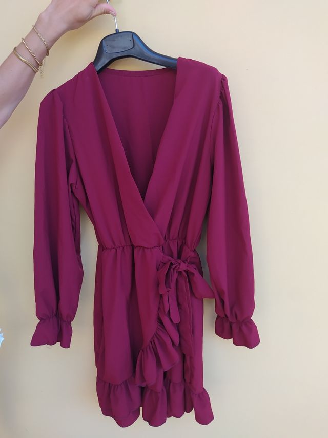 Abito corto con fiocco in vita