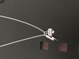 Conjunto guess pendientes y colgante