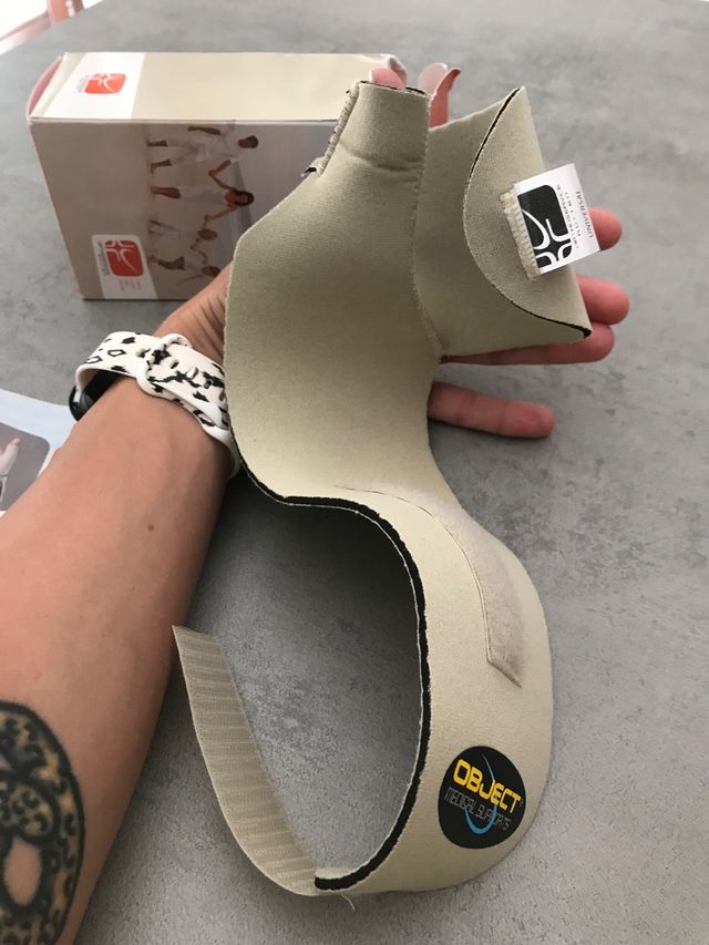 TUTORE universale pollice nuovo con scatola!