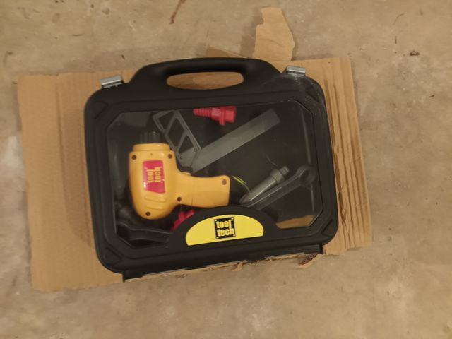 Caja herramientas juguete