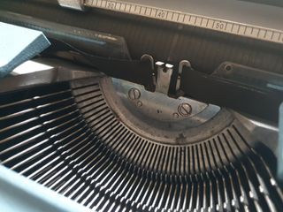 Maquina de escribir Olivetti Studio 46