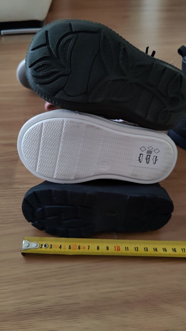 Botas nuevas talla 22 varias