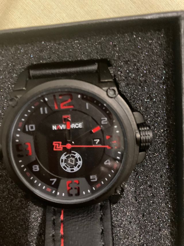 Reloj cronografo Naviforce nuevo