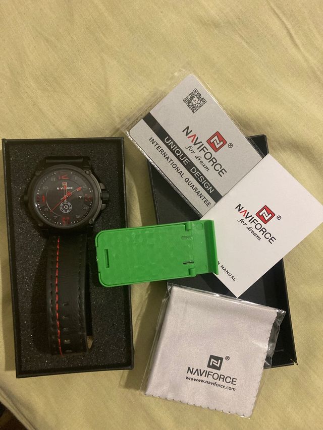 Reloj cronografo Naviforce nuevo