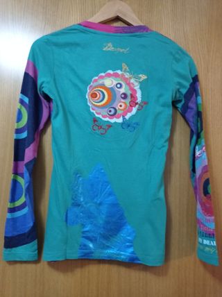 camiseta desigual