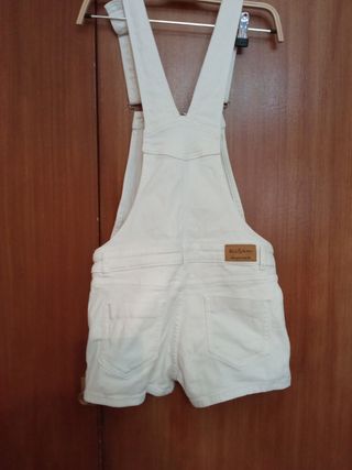 Peto vaquero blanco de pantalón corto