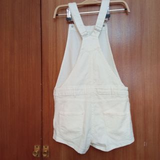 Peto vaquero blanco de pantalón corto