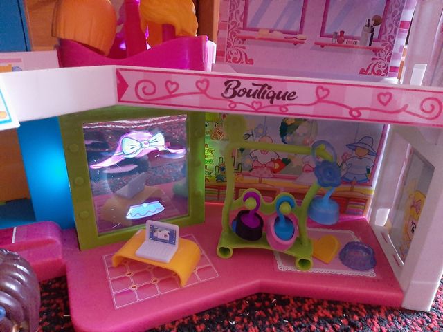 Centro Comercial Pinypon grandes dimensiones