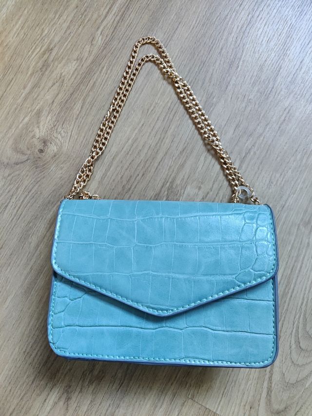 Bolso Desigual cuero negro.