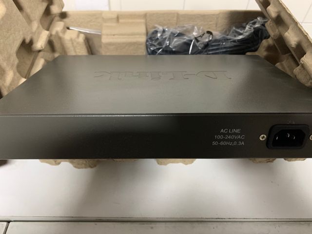 Switch d-link DES-1016D 10/100