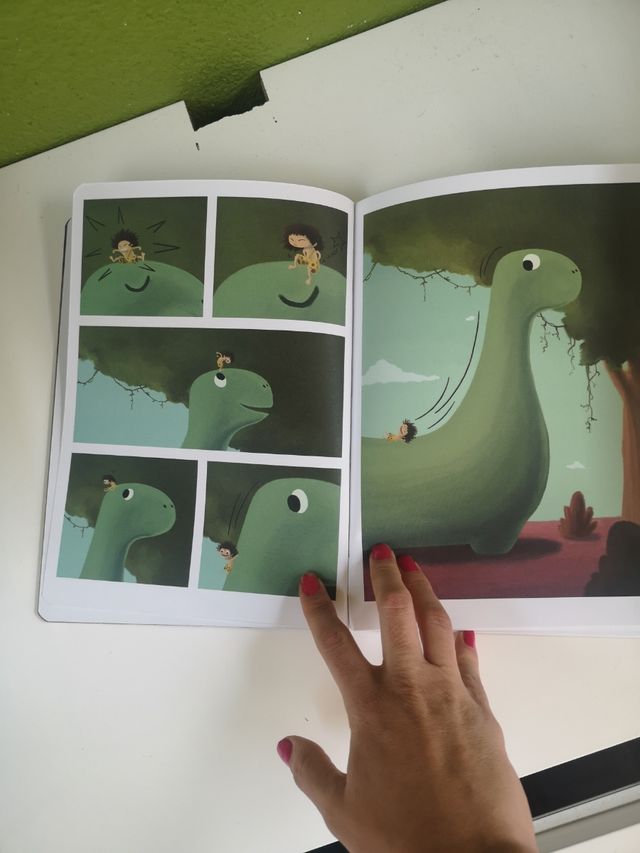 Em Dino i en Pau, a primeira história em quadrinhos. Llibre