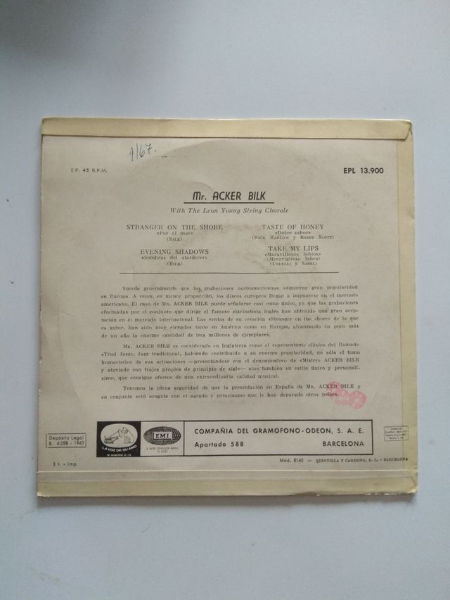 Mr. Acker Bilk – Stranger On The Shore