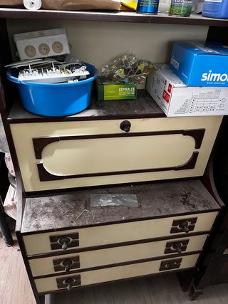 Tocador antiguo. Mueble cajonera.