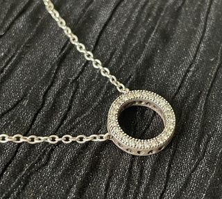 Collar de plata