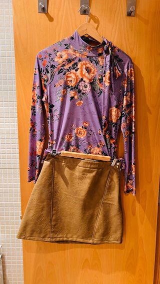 FALDA POLIPIEL DE ZARA TALLA M + JERSEY DE REGALO