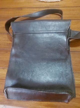 bandolera de cuero de ADOLFO DOMÍNGUEZ 