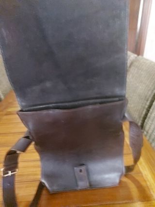 bandolera de cuero de ADOLFO DOMÍNGUEZ 