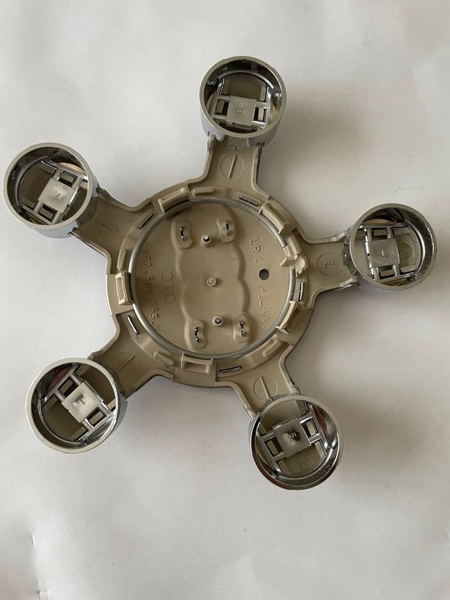 TAPACUBOS DE AUDI
